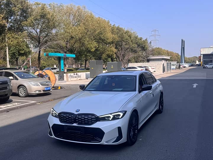 Photo 1 - BMW 3 Series