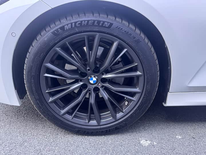 Photo 7 - BMW 3 Series