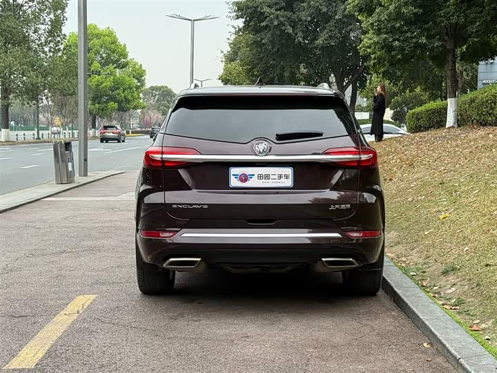 Photo 4 - Buick Enclave