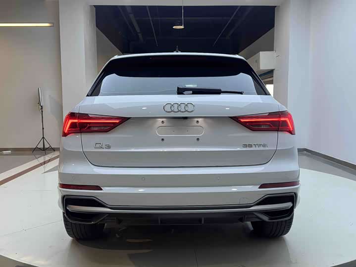 Фото 7 - Audi Q3