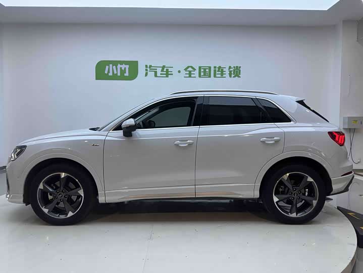 Фото 8 - Audi Q3