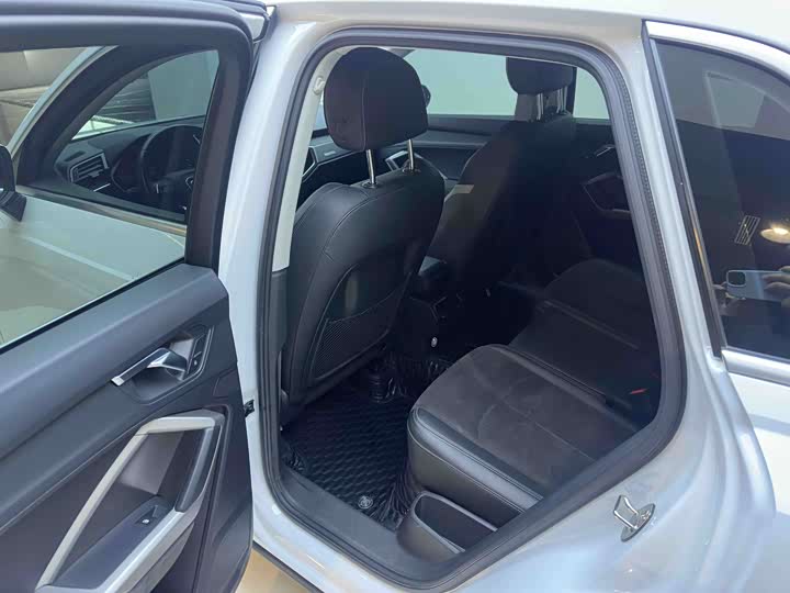 Фото 9 - Audi Q3