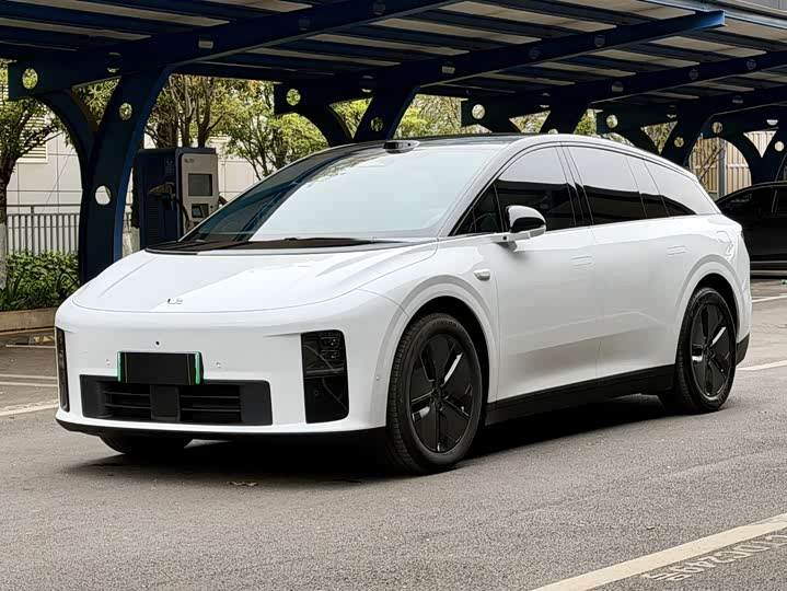 Фото 1 - LiXiang i6