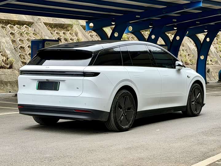 Фото 4 - LiXiang i6