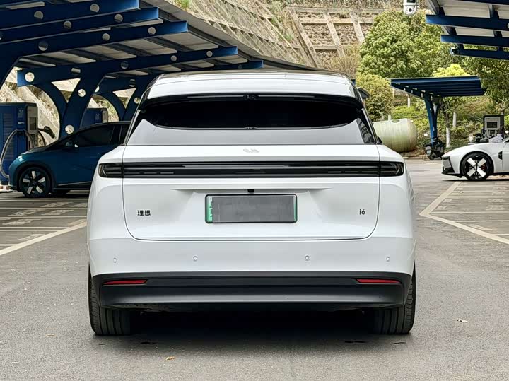 Фото 6 - LiXiang i6