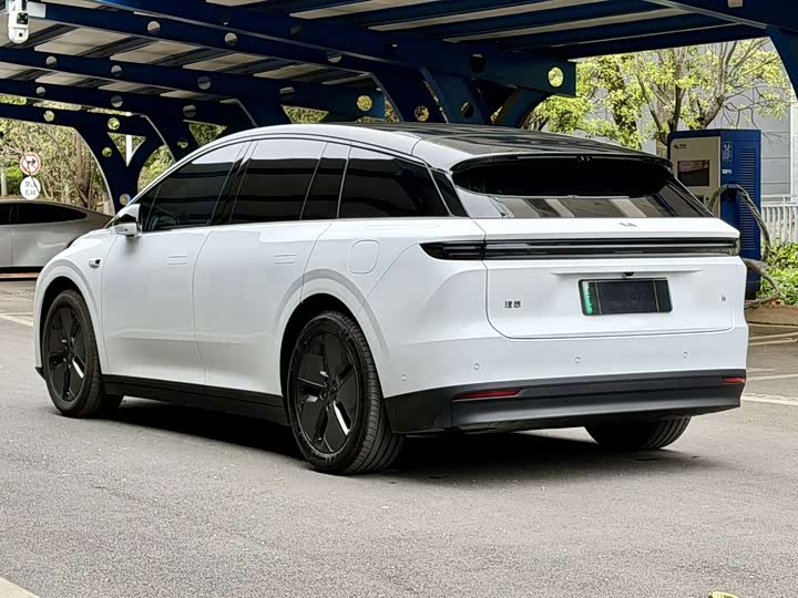 Фото 7 - LiXiang i6