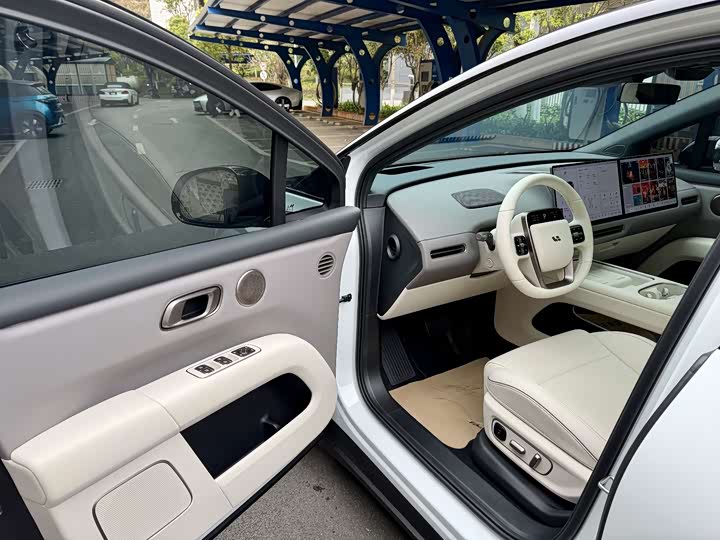 Фото 8 - LiXiang i6