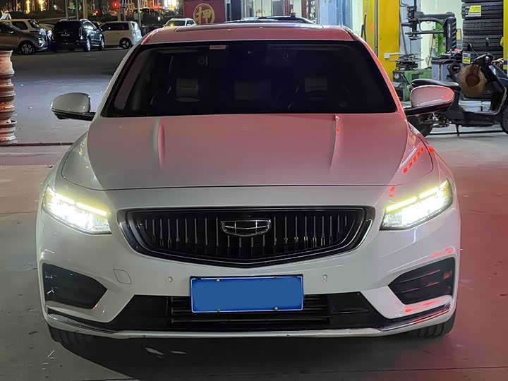 Фото 2 - Geely Preface