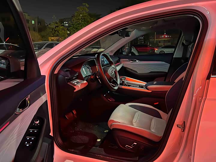 Фото 3 - Geely Preface