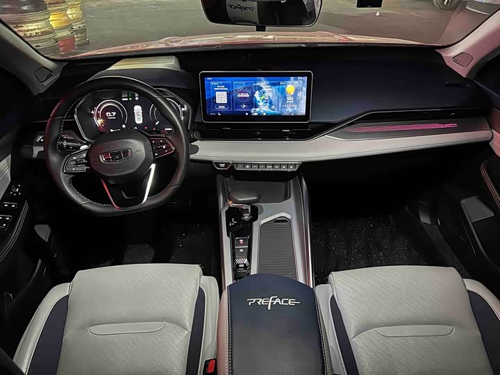 Фото 4 - Geely Preface