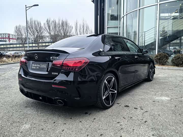 Фото 9 - Mercedes-Benz A-Class AMG