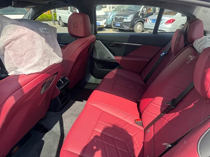 Photo 8 - BMW 5 Series