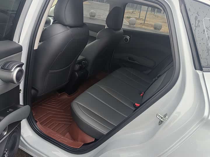 Фото 7 - BYD Yuan Plus