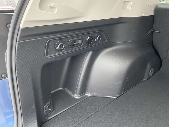 Photo 5 - Subaru Forester