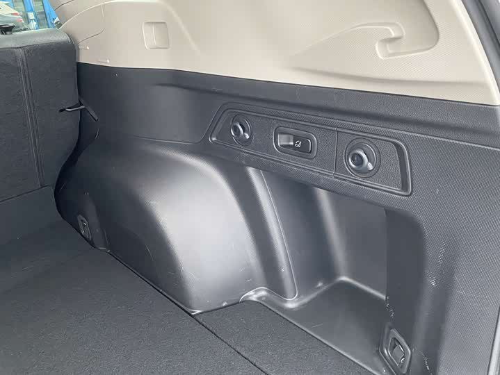 Photo 8 - Subaru Forester