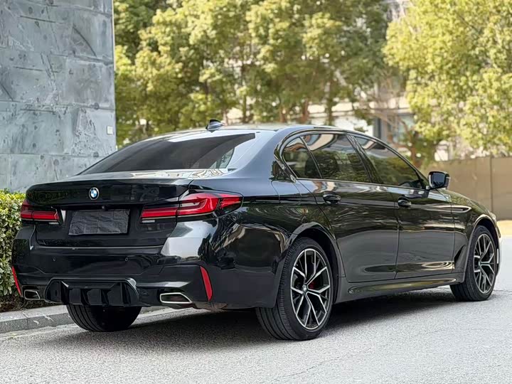 Photo 6 - BMW 5 Series