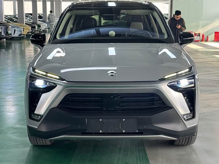 Фото 3 - Nio ES8