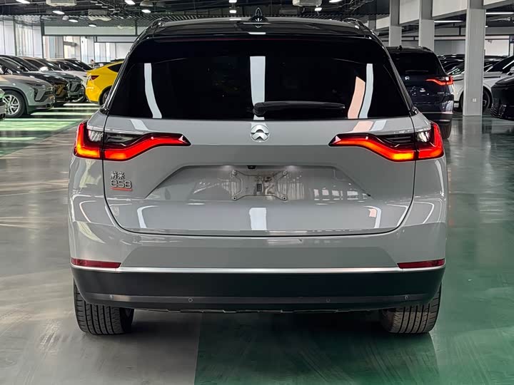 Фото 6 - Nio ES8