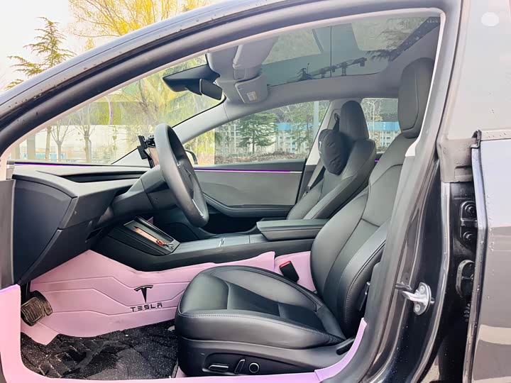 Фото 4 - Tesla Model 3