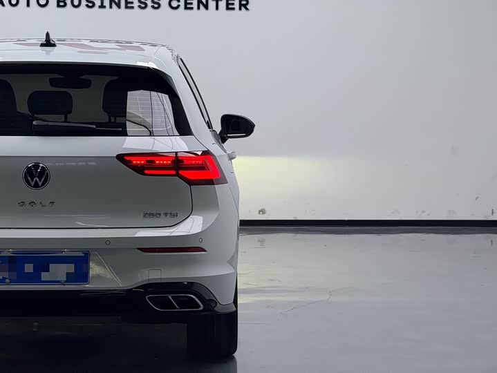 Фото 4 - Volkswagen Golf