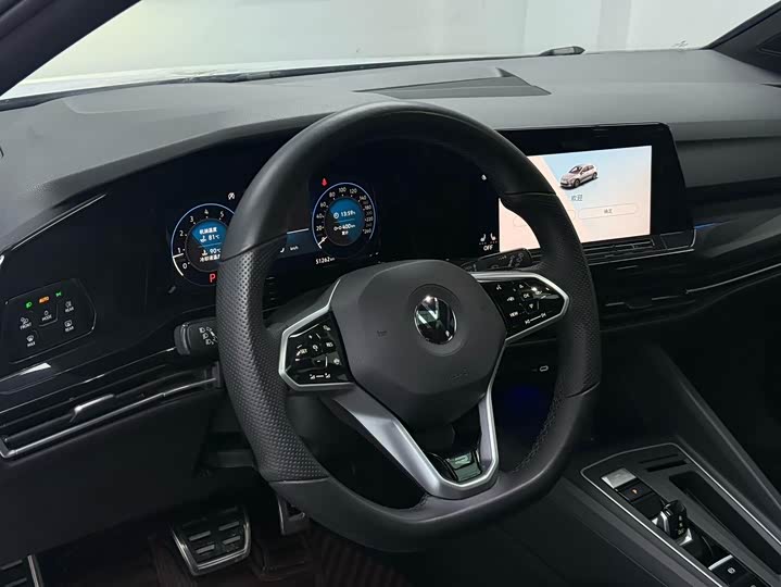 Фото 6 - Volkswagen Golf