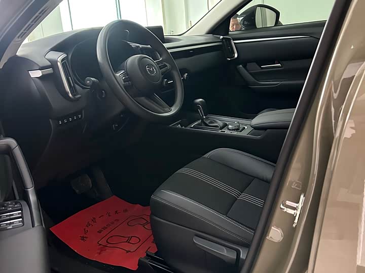 Photo 6 - Mazda CX-50