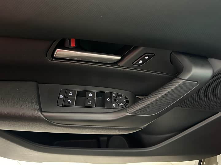 Photo 7 - Mazda CX-50