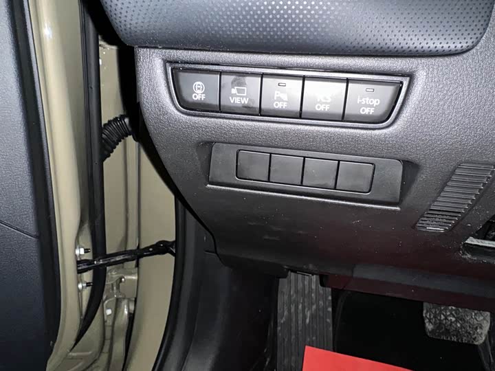 Photo 8 - Mazda CX-50