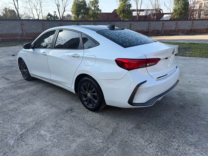 Фото 9 - Buick Verano