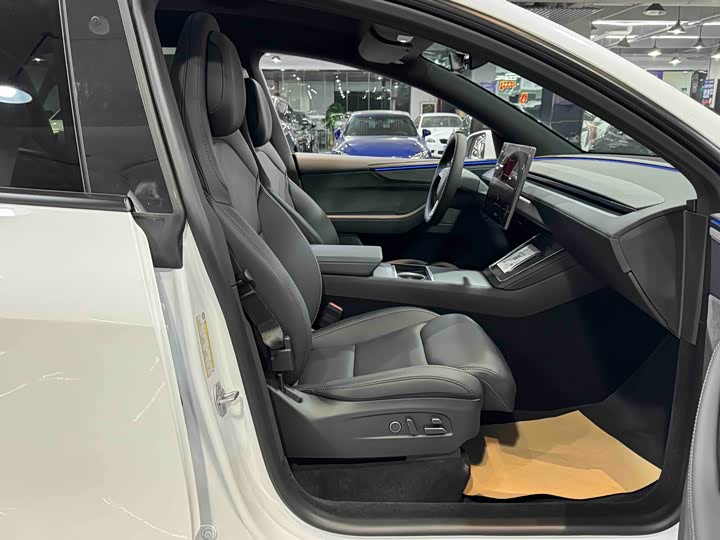 Фото 9 - Tesla Model Y