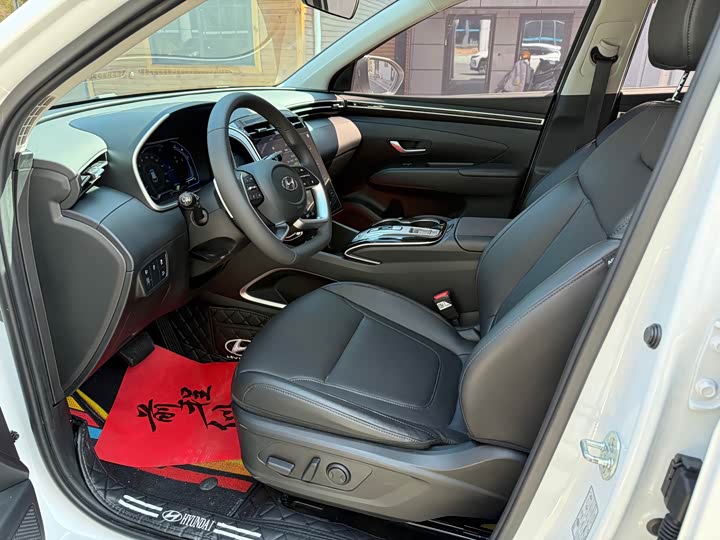 Фото 7 - Hyundai Tucson L