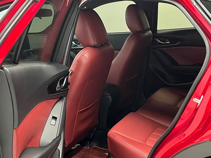 Photo 8 - Mazda CX-4