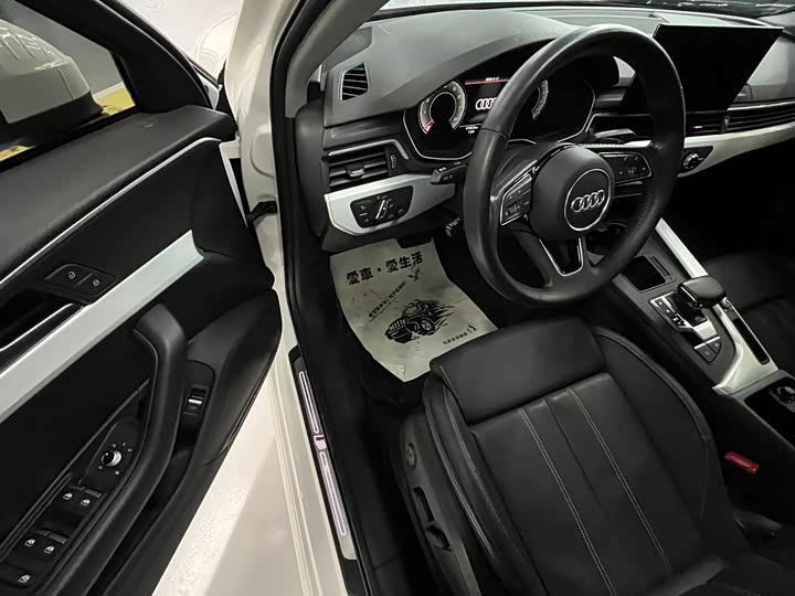 Фото 8 - Audi A4L