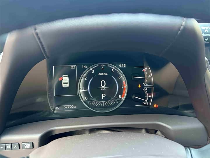 Фото 8 - Lexus ES