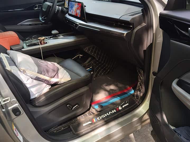 Фото 8 - Changan Oshan Z6 Hybrid