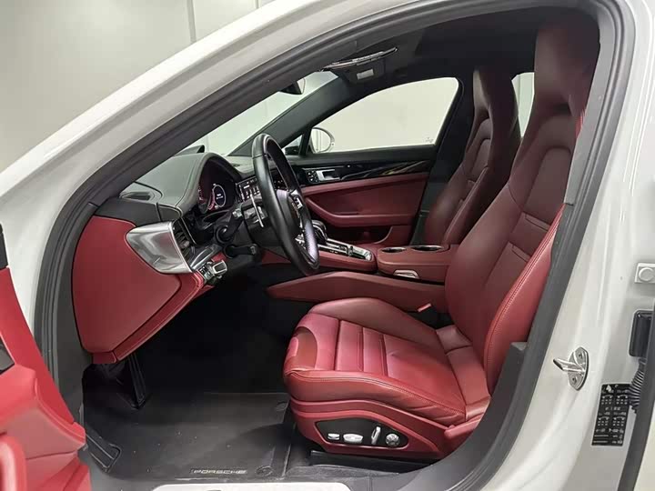 Фото 3 - Porsche Panamera