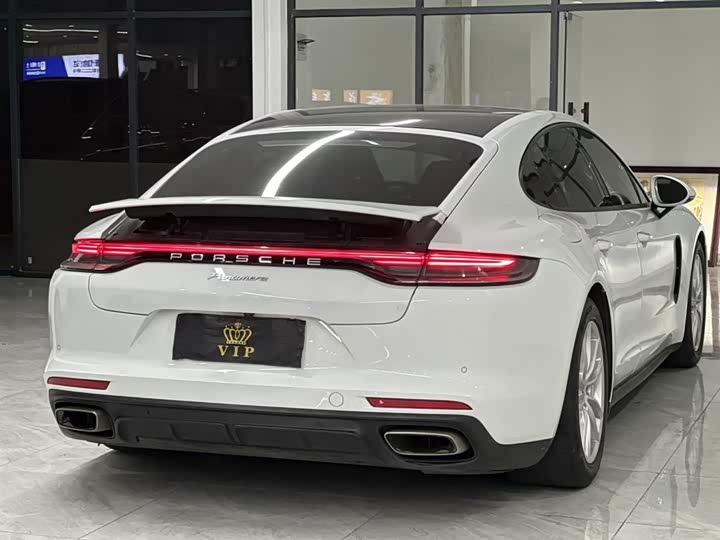 Фото 5 - Porsche Panamera