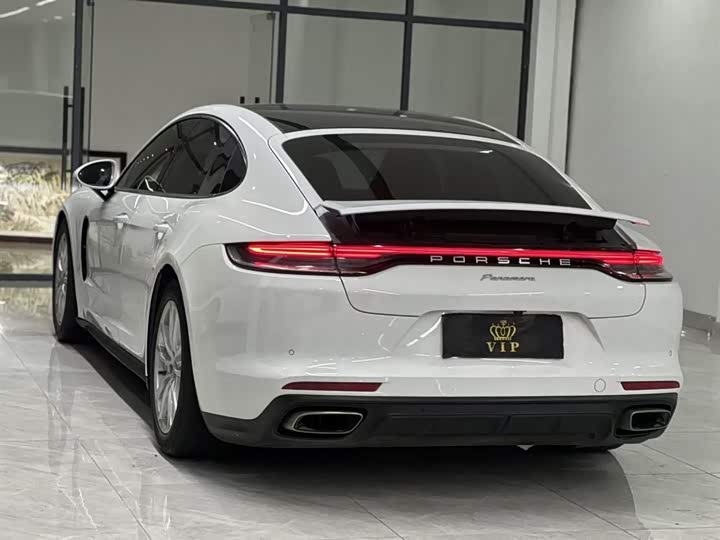 Фото 7 - Porsche Panamera