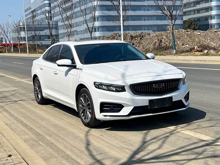 Фото 3 - Geely Preface