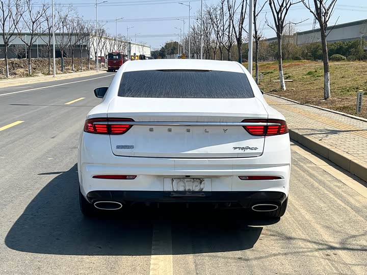 Фото 5 - Geely Preface