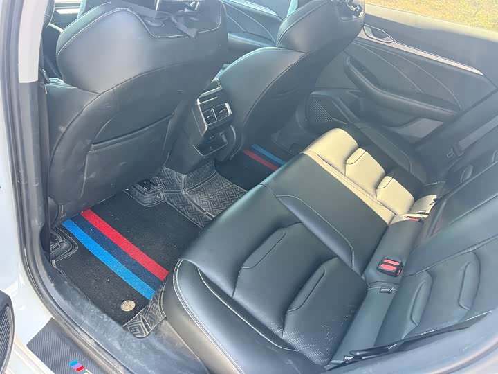 Фото 8 - Geely Preface