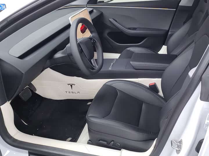 Photo 4 - Tesla Model 3