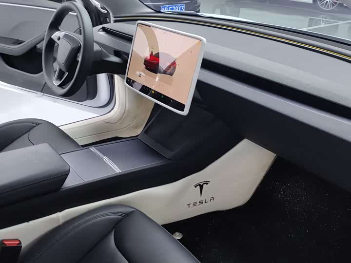 Photo 9 - Tesla Model 3