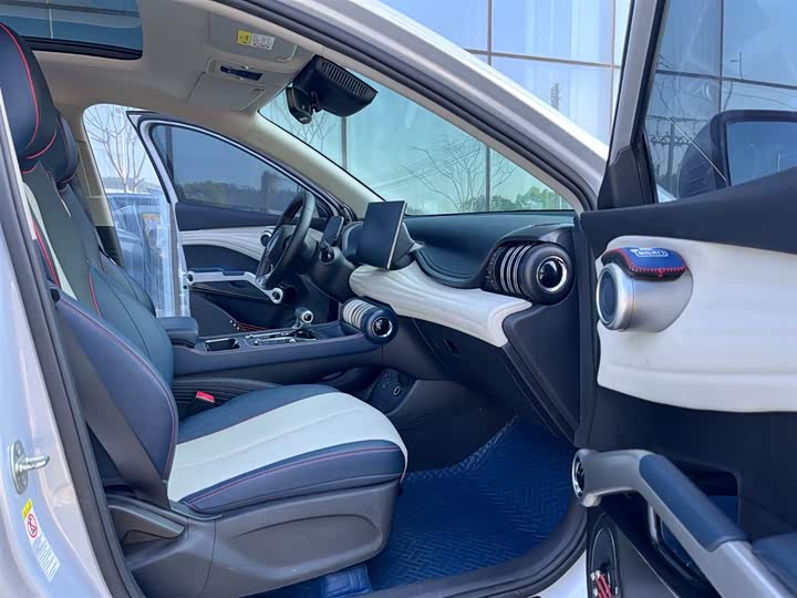 Фото 8 - BYD Yuan Plus