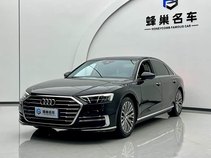 Фото 1 - Audi A8