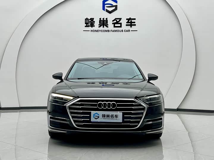 Фото 2 - Audi A8