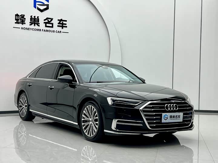 Фото 3 - Audi A8