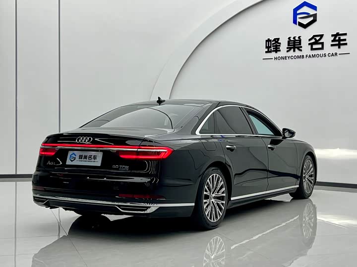 Фото 6 - Audi A8