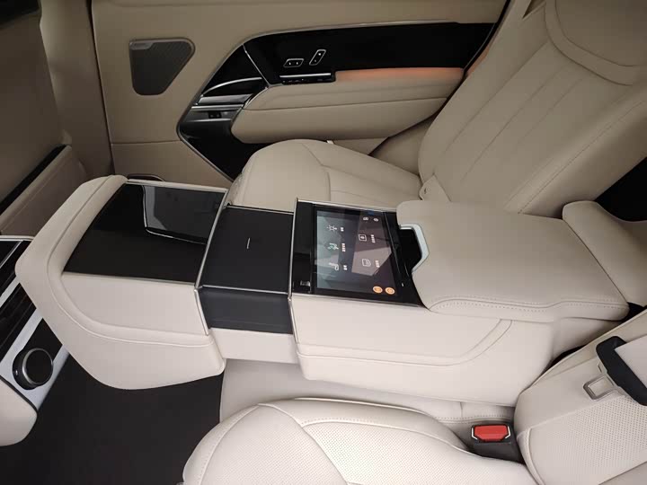 Photo 6 - Land Rover Range Rover