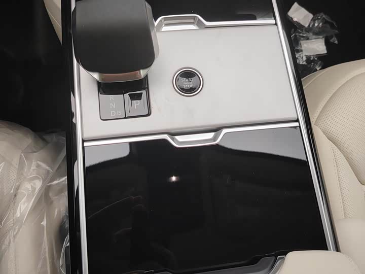 Photo 8 - Land Rover Range Rover